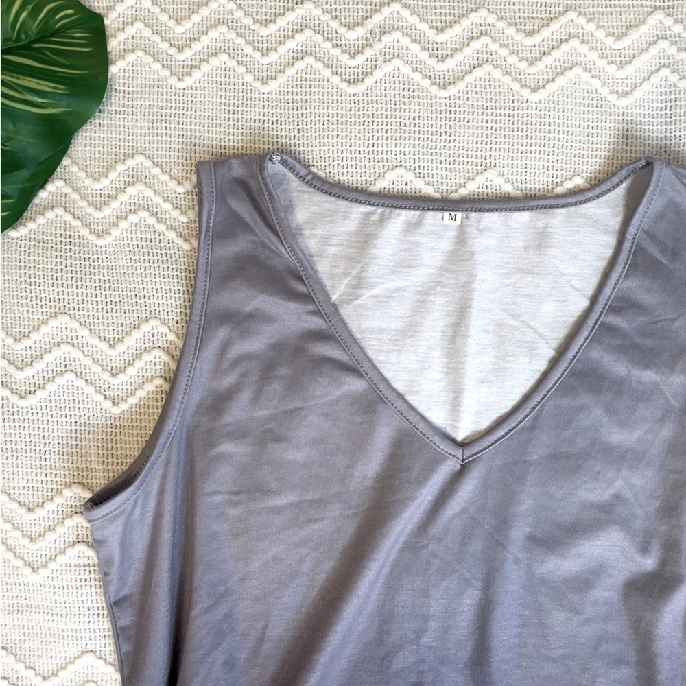 Women’s Gradient Tank Top - Picture 3 of 4